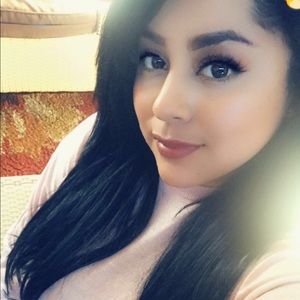 Meet your Posher, Alejandra